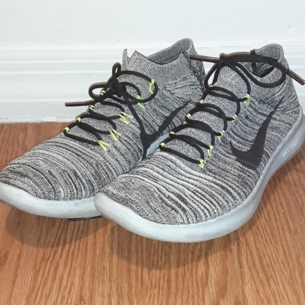 Womens nike free run flyknit size 9.5